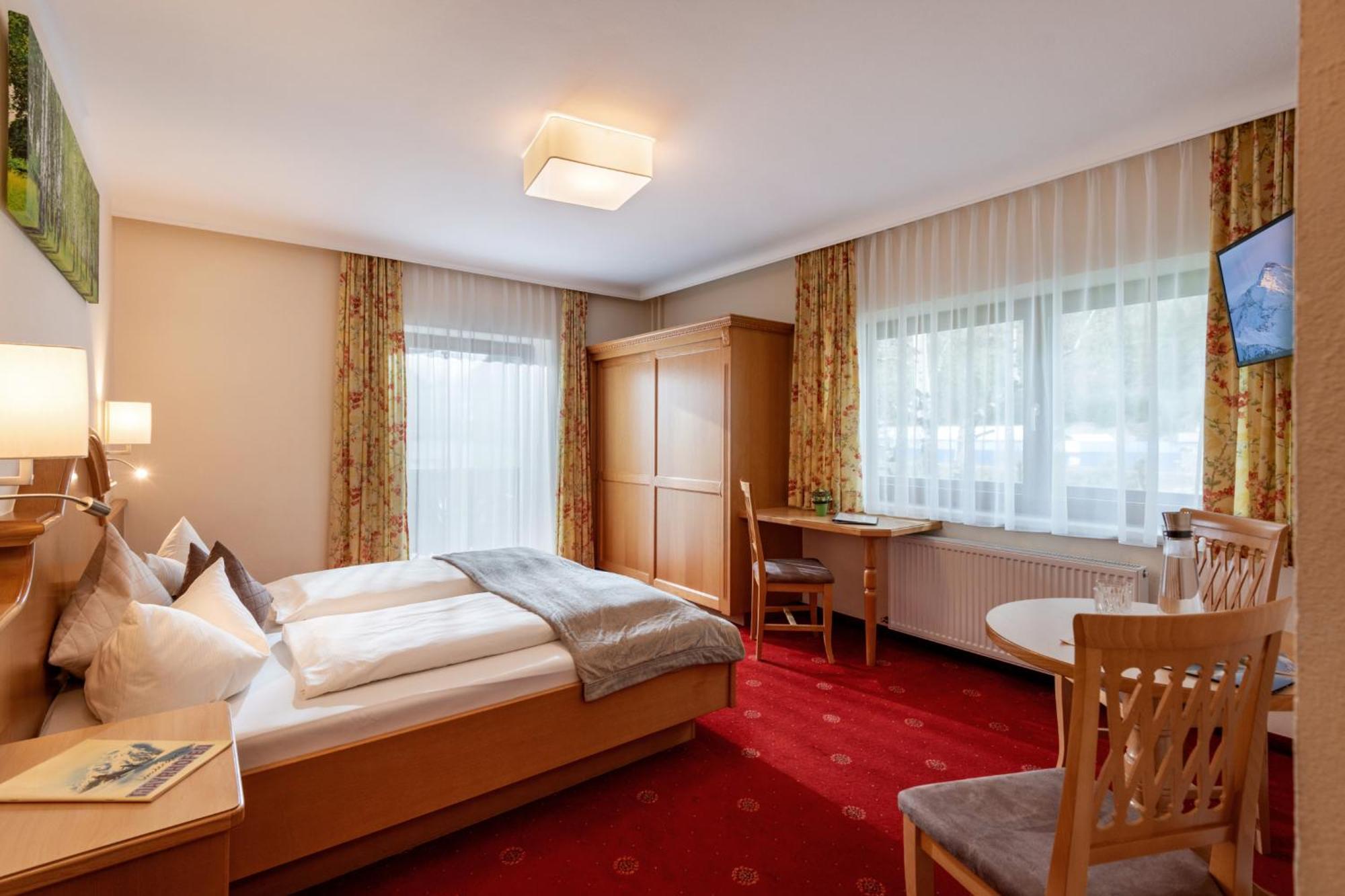 Hotel Garni Birkenhof Mayrhofen Exterior photo