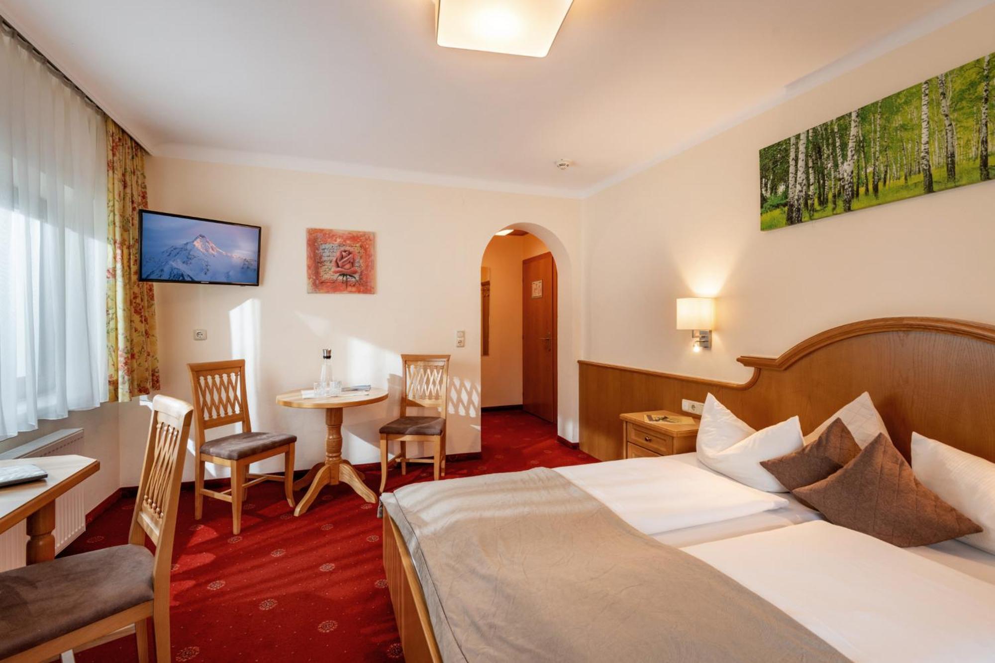 Hotel Garni Birkenhof Mayrhofen Exterior photo